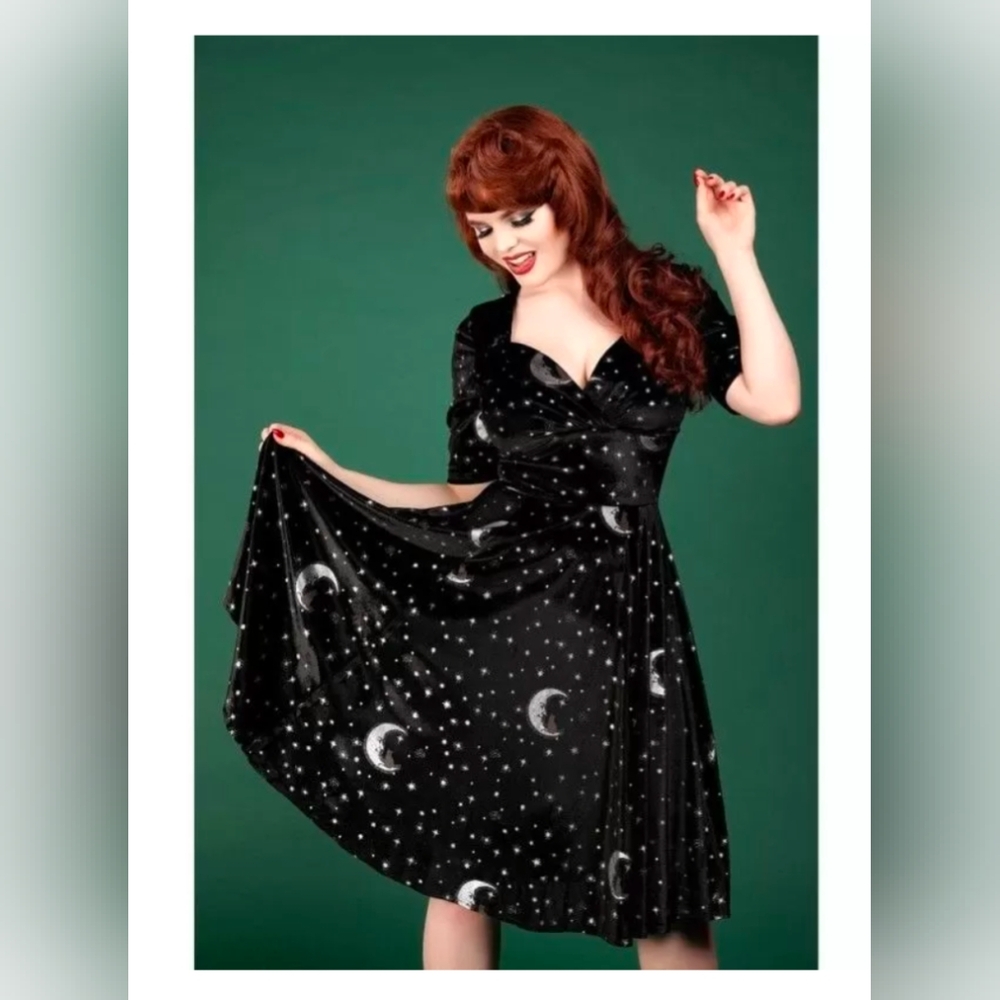 Collectif Black Velvet Trixie Celestial Print Dress Size 14US